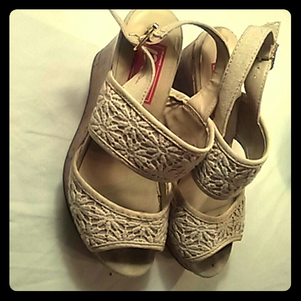 Size 8 POP wedges